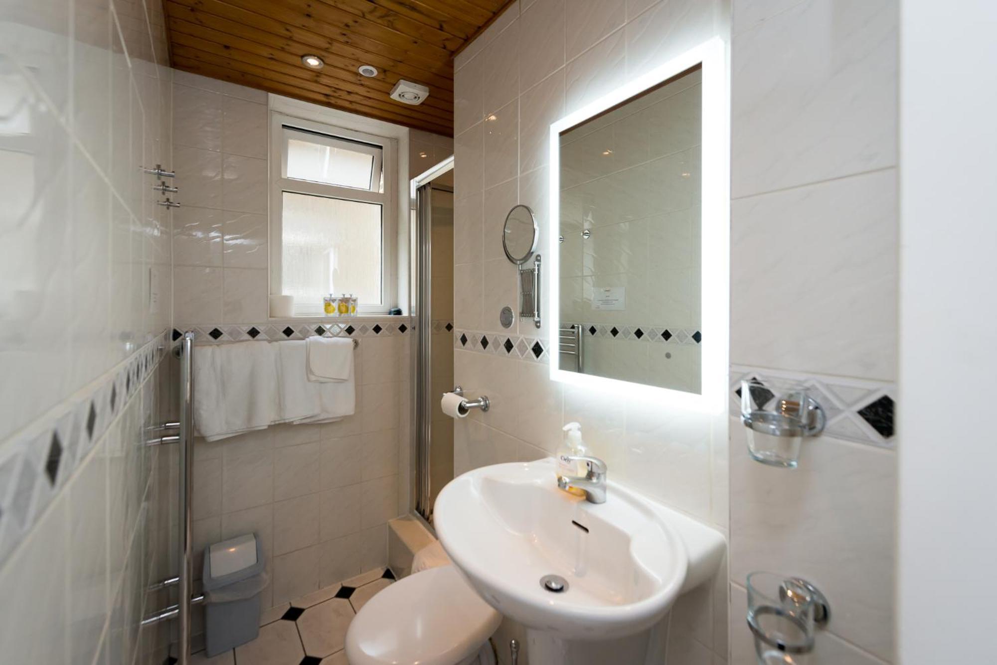 En-suite Triple Room